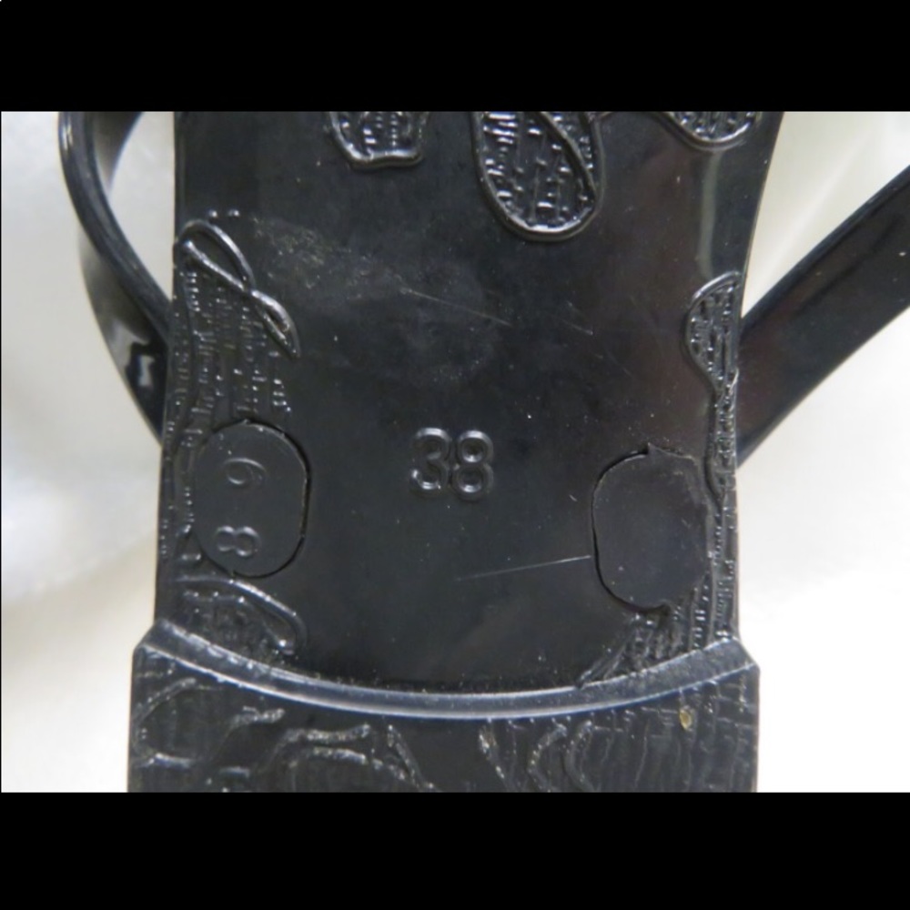 Dizzy Sandals - Picture 4 of 4